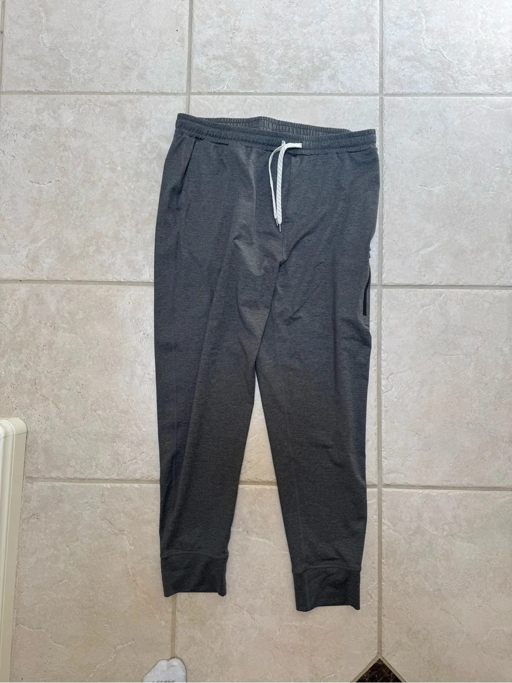 Vuori Sunday Performance Jogger - Charcoal Heather